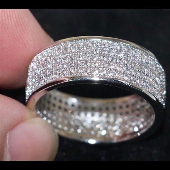 ✨ Swarovski crystal band sellers pick ✨  silver diamond cut ring ✨ - Picture 3 of 4